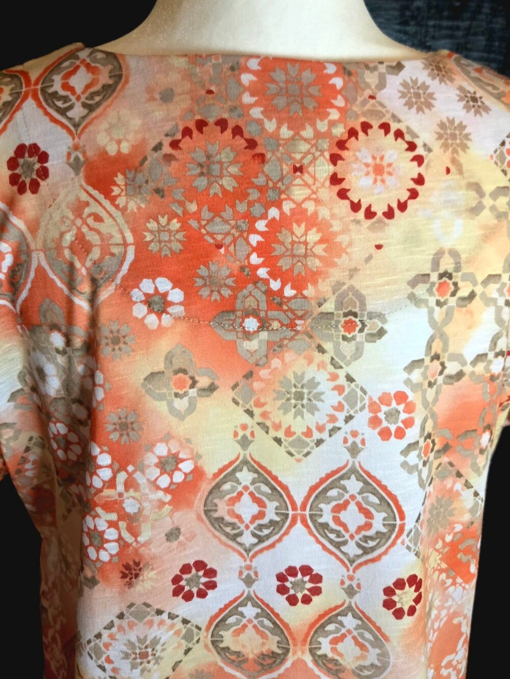Alfred Dunner Geometric Floral Embroidered Neck Tunic Top Medium - Picture 12 of 13